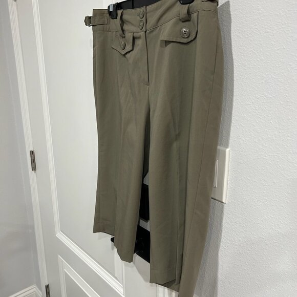 Larry Levine Womens Khaki Stretch Button Details Capri Pants Sz 10 Casual Comfy - Picture 3 of 8